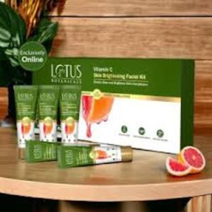 Lotus Botanicals Vitamin C Skin Brightening Facial Kit - 48 gm