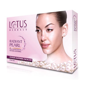 Lotus Herbals Radiant Pearl Cellular 4 in 1 Facial Kit | For Deep Cleaning | With Pearl Extracts & Green Tea | 4x37g