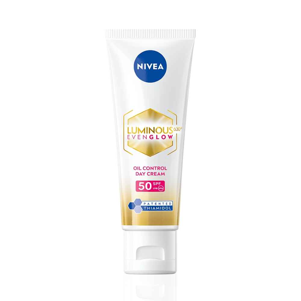 NIVEA Luminous Even Glow Oil Control Day Cream SPF50 40 ml
